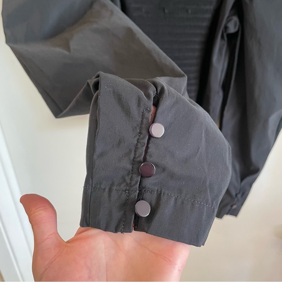 Levi’s puff sleeve smocked back blouse - Picture 6 of 10